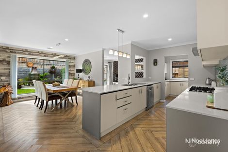 Property photo of 28 McPherson Drive Croydon VIC 3136