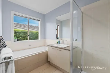 Property photo of 13 Bluejay Road Doreen VIC 3754
