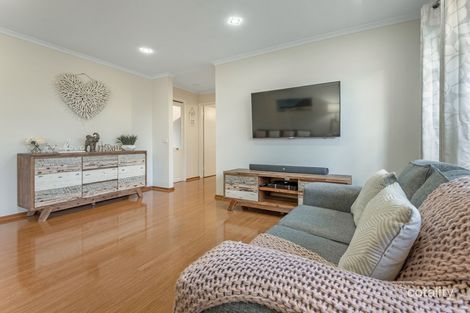 Property photo of 32 Newlyn Drive Craigieburn VIC 3064