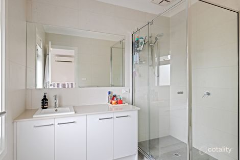 Property photo of 2/24 Grandview Grove Cowes VIC 3922