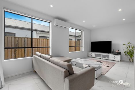 Property photo of 26 Ambrose Street Chambers Flat QLD 4133
