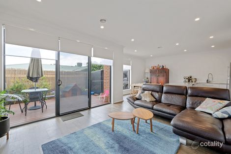 Property photo of 2/24 Grandview Grove Cowes VIC 3922