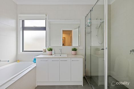 Property photo of 2/24 Grandview Grove Cowes VIC 3922