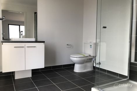 Property photo of 14 Keira Circuit Werribee VIC 3030