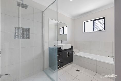 Property photo of 19 Sugarfield Place Ooralea QLD 4740