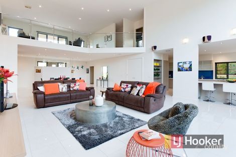 Property photo of 68 Lawson Way Endeavour Hills VIC 3802