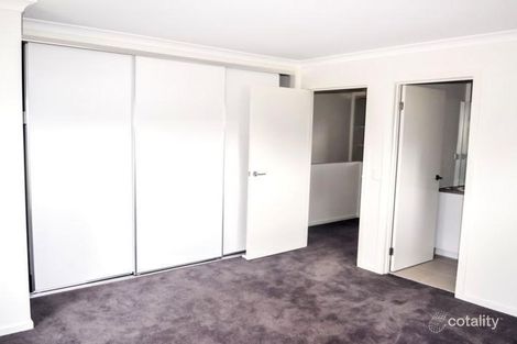 Property photo of 37 Venezia Promenade Greenvale VIC 3059