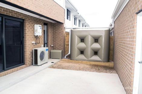 Property photo of 37 Venezia Promenade Greenvale VIC 3059