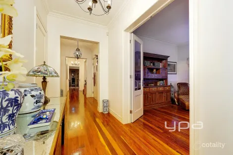 Property photo of 32 Serendip Crescent Greenvale VIC 3059