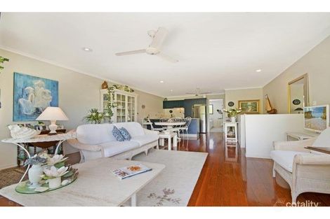 Property photo of 2/4 Advance Place Sunrise Beach QLD 4567