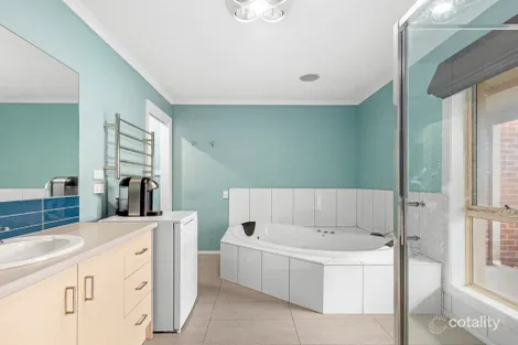 Property photo of 36-38 Streeton Close Corio VIC 3214