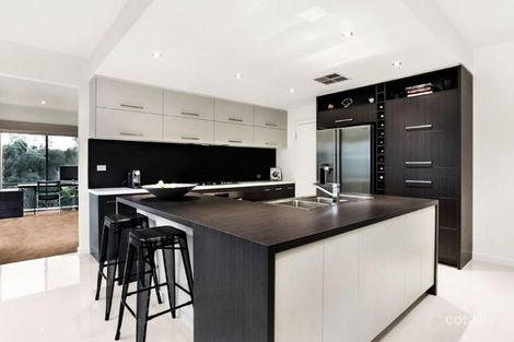 Property photo of 30 Candlebark Circuit Lilydale VIC 3140
