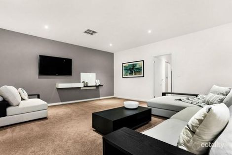 Property photo of 30 Candlebark Circuit Lilydale VIC 3140
