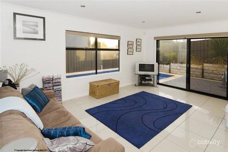 Property photo of 5 Oliver Place Moana SA 5169
