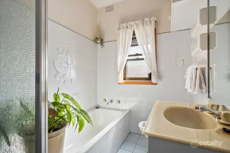 Property photo of 61 Robertson Street Port Kembla NSW 2505