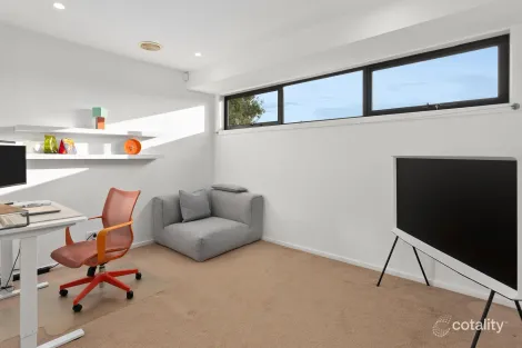 Property photo of 20A Glen Cairn Avenue Ringwood VIC 3134