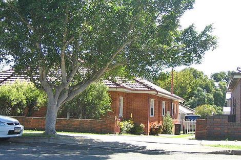 9 Planthurst Rd, Carlton, NSW 2218