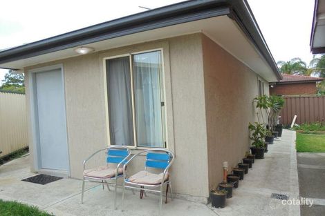 33 Geelong Cres, St Johns Park, NSW 2176