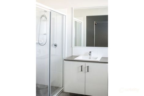 Property photo of 9 Hillsborough Place Pimpama QLD 4209