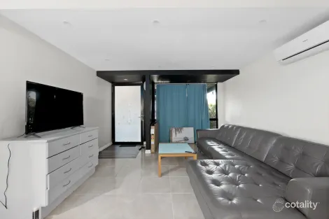 Property photo of 10 Jarrah Street Beaconsfield QLD 4740