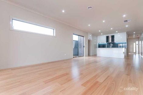 Property photo of 5 Viewmont Avenue Craigieburn VIC 3064