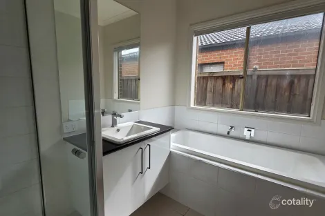 Property photo of 22 Limonium Crescent Lyndhurst VIC 3975