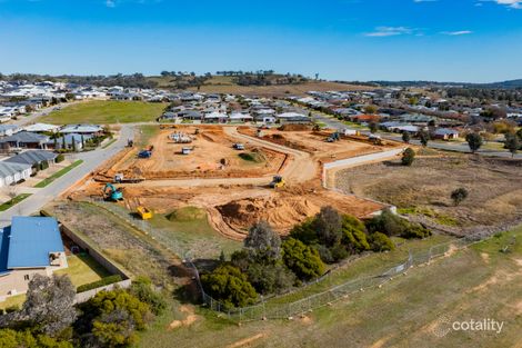 9 Waterhouse Ave, Lloyd, NSW 2650