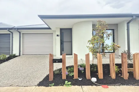 8 Swansea Rd, Manor Lakes, VIC 3024