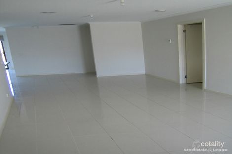 Property photo of 4 Torquay Court Endeavour Hills VIC 3802