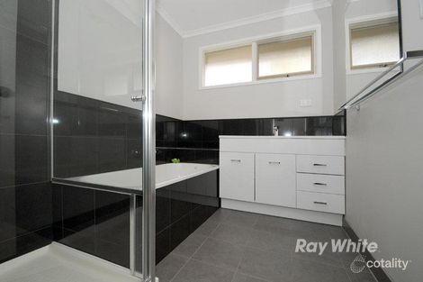 Property photo of 30 Woodvale Drive Carrum Downs VIC 3201