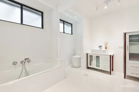 Property photo of 5 Malison Street Wyoming NSW 2250