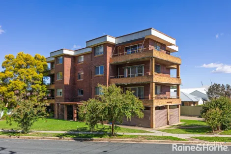 4/14 Small St, Wagga Wagga, NSW 2650