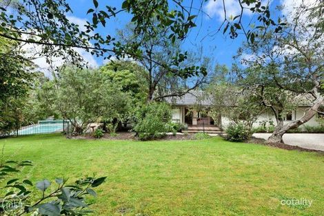 27 Sweeneys Lane, Eltham, VIC 3095