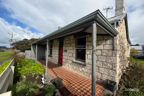 12 James St, Port Fairy, VIC 3284