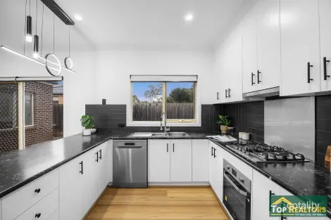 Property photo of 2/10 Persimmon Place Werribee VIC 3030