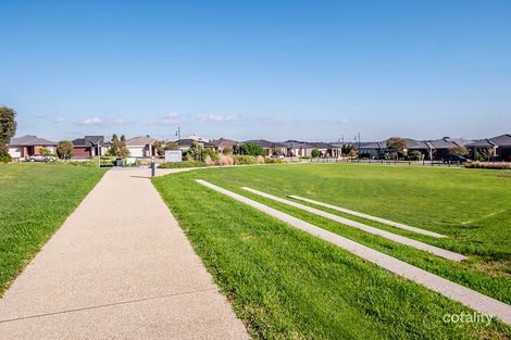 Property photo of 19 Red Poll Road Cranbourne West VIC 3977