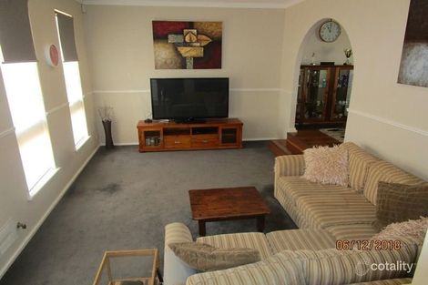 Property photo of 27 Redgum Lane Swan View WA 6056