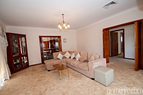Property photo of 41 Lawford Crescent Griffith NSW 2680