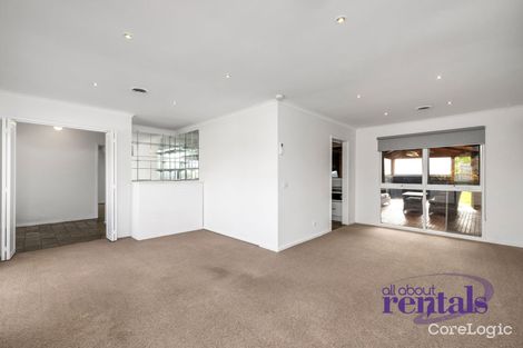 Property photo of 27 Ravenhill Crescent Endeavour Hills VIC 3802