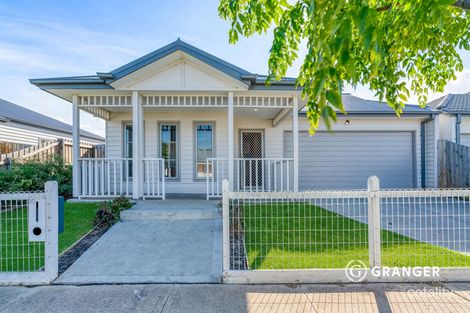 30 ROCHESTER CRES, EYNESBURY, VIC 3338