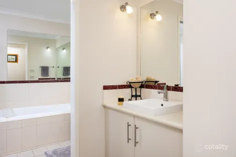 Property photo of 73 Jack Avenue Mount Austin NSW 2650