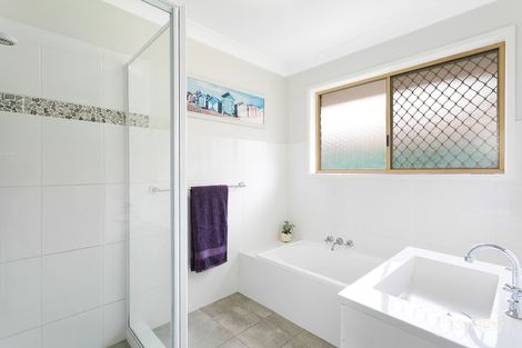 Property photo of 9 Kalamunda Close Elanora QLD 4221