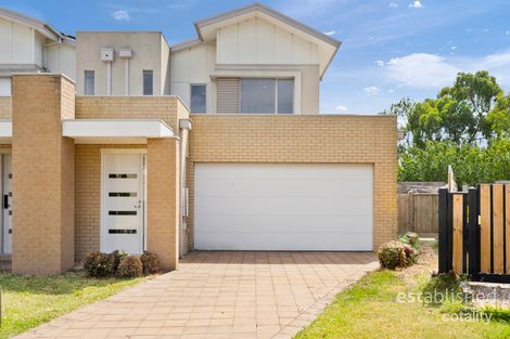 31 Broadbeach Cct, Point Cook, VIC 3030