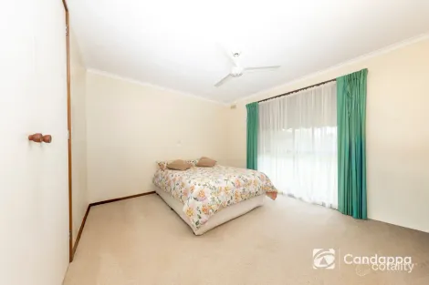Property photo of 2/32 Young Street Drouin VIC 3818