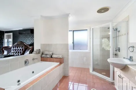 Property photo of 3 Prosperity Drive Helensvale QLD 4212