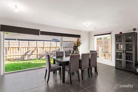 Property photo of 5 Trumper Lane Cranbourne West VIC 3977