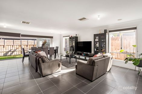 Property photo of 5 Trumper Lane Cranbourne West VIC 3977