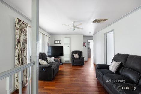 Property photo of 35 Jasmine Drive Mill Park VIC 3082