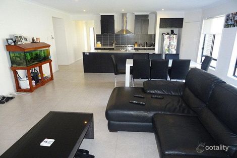 Property photo of 13 Currawong Street Deebing Heights QLD 4306