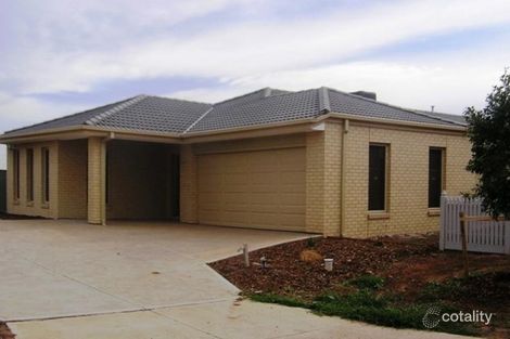 Property photo of 5 Asthima Way Caroline Springs VIC 3023